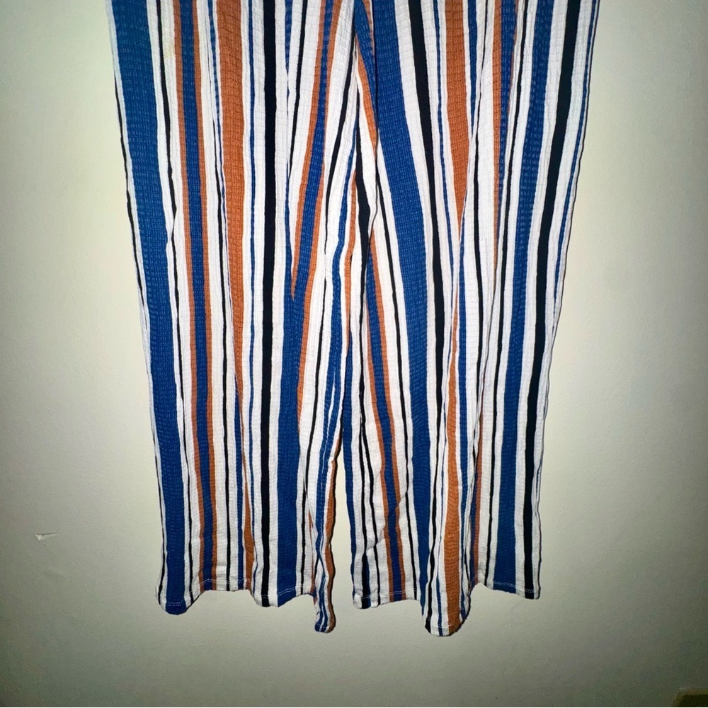 Love Tree Striped Cropped Pants in Blue/White/Tan - Picture 3 of 8